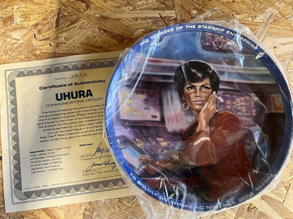 The Hamilton Collection Star Trek Uhura Plate Limited Hand Numbered COA 8.5"